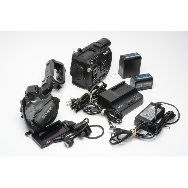 Sony PXW-FS5 4K RAW with Batteries and accessories, Only 290 hours!