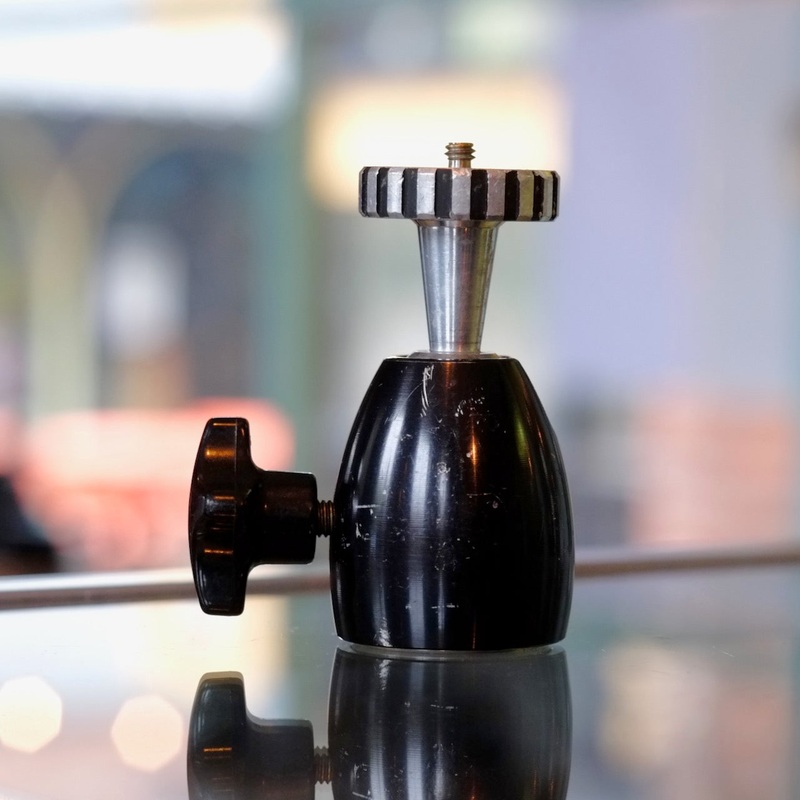 Compact ball head