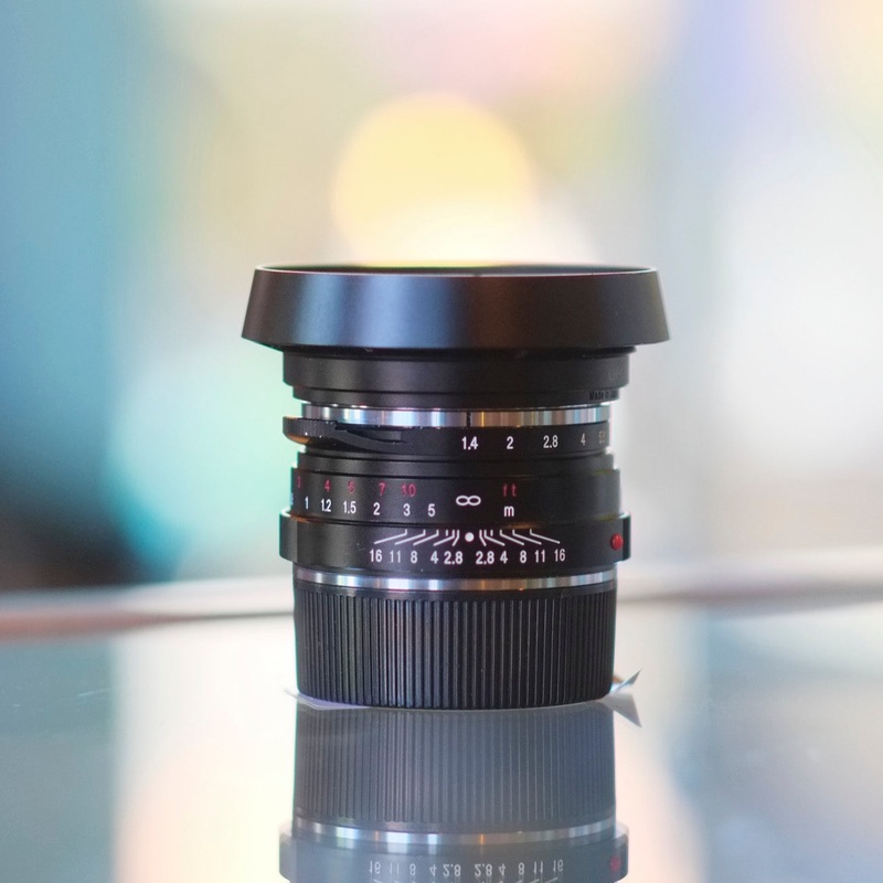 Voigtlnder Nokton Classic 40mm f1.4 with LH-6