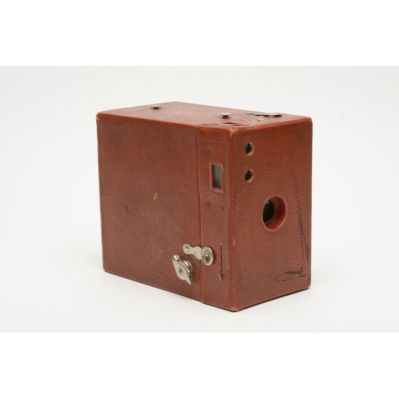 Kodak Rainbow Hawk-Eye Box Camera (A3L) No 2A Model B 116 Film Red camera