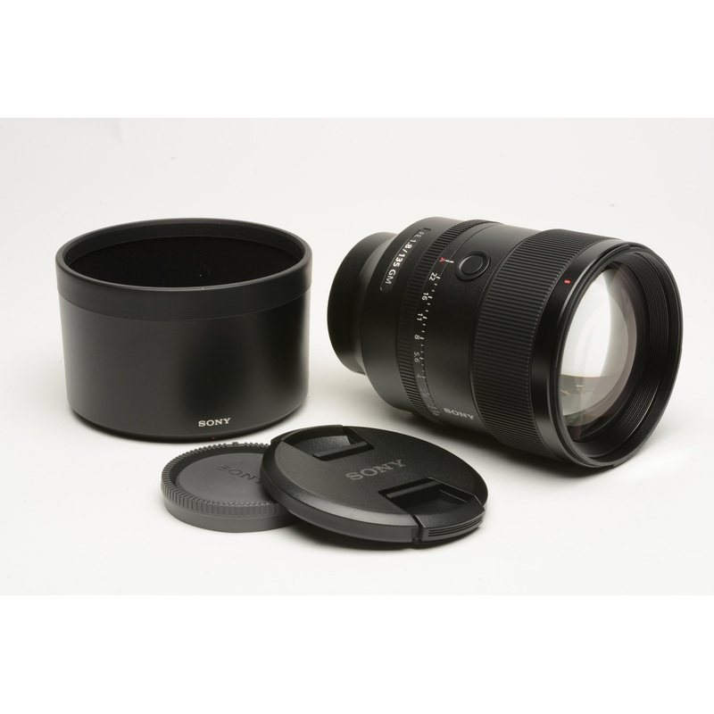 Sony FE 135mm f1.8 GM w/hood, caps, very sharp, USA Version, Nice!