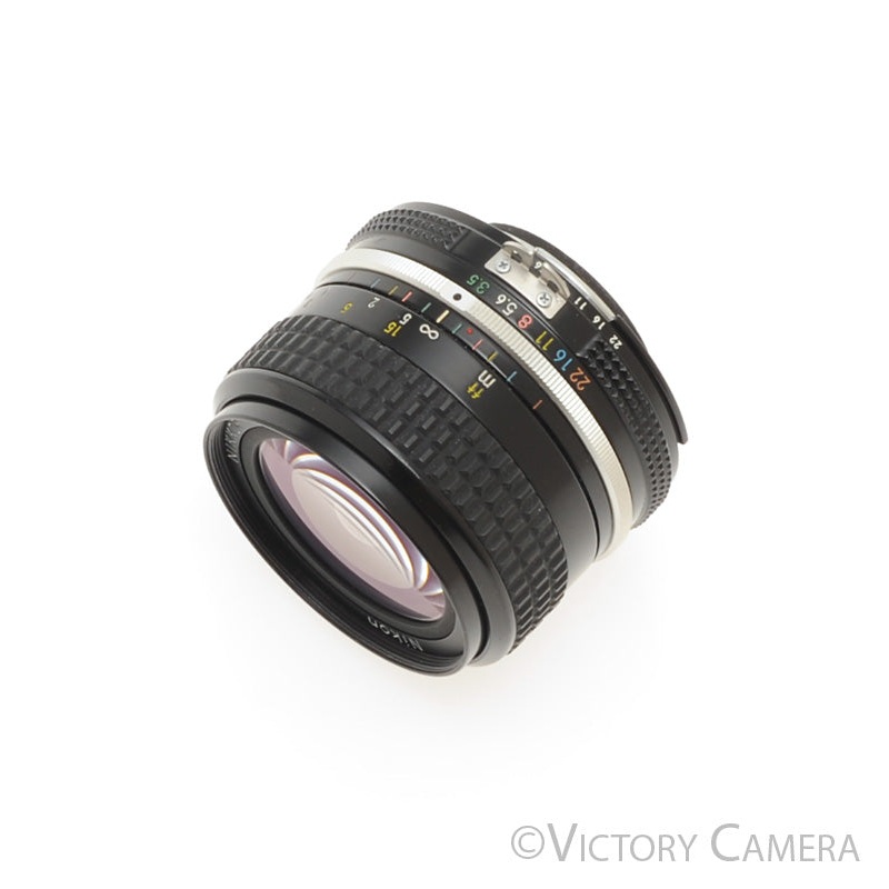 Nikon Nikkor 28mm f3.5 AI Wide Angle Lens -Light Marks- [GOOD]