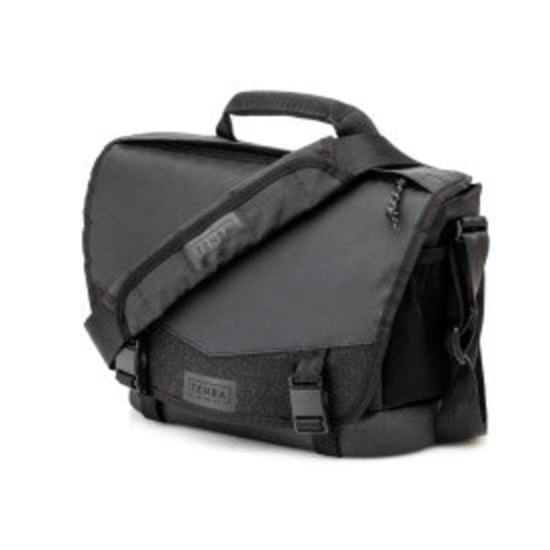 Tenba DNA 9 Slim Messenger Bag Black