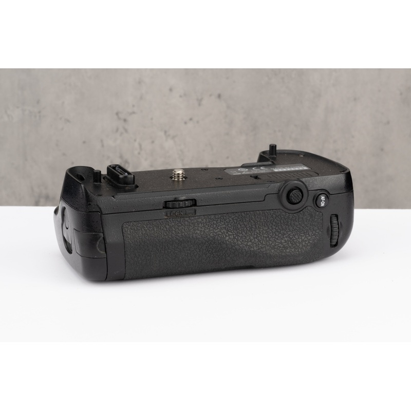Used Nikon MB-D17 Battery Grip (Nikon D500)