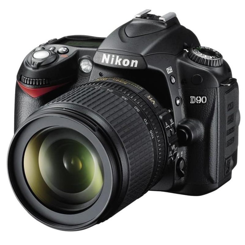 D90 SLR – Black + Nikon Nikon Nikkor 18-70 mm f/3.5-4.5G DX ED f/3.5-4.5G