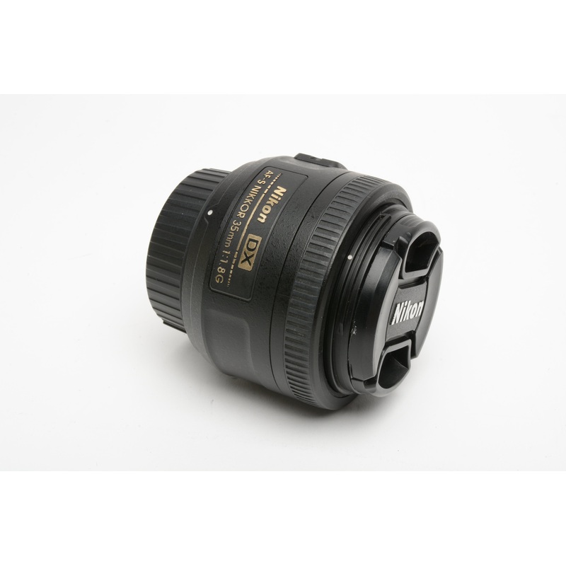 Nikon AF-S Nikkor 35mm f1.8G DX lens, caps, Great!
