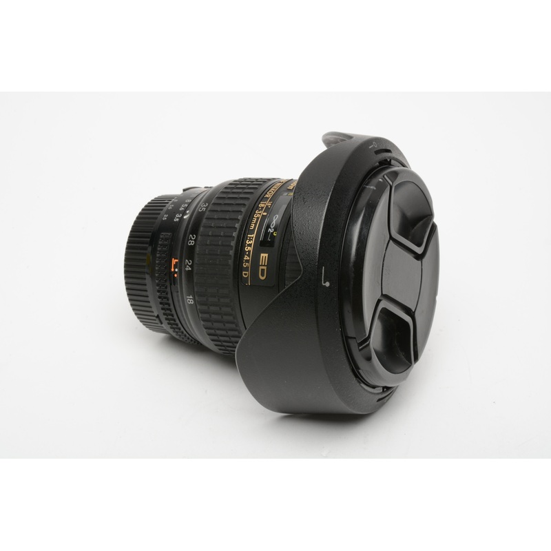 Nikon Nikkor AF 18-35mm f3.5-4.5D ED wide zoom lens, w/Hood, Caps, Nice