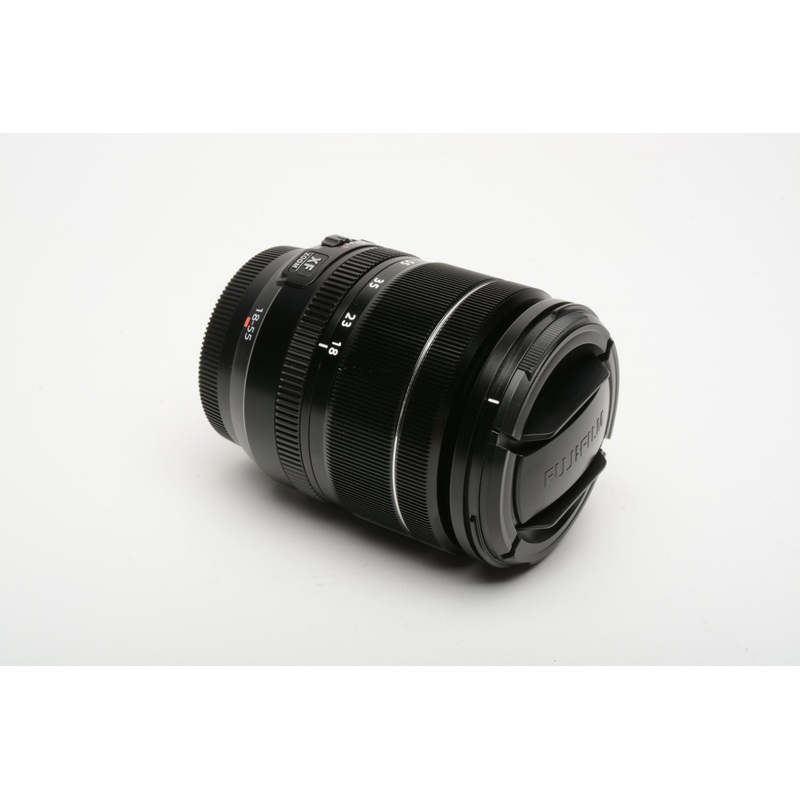 Fuji Fujinon Super EBC 18-55mm f2.8-4 R LM OIS zoom lens, caps, Mint-