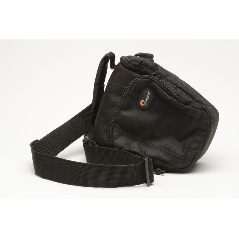Lowepro Toploader Zoom 45 AW compact holster case (Black) w/rain shield