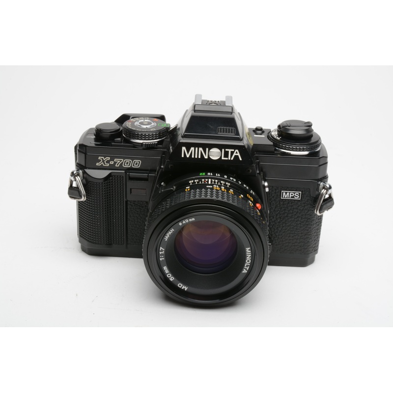 Minolta X700 35mm SLR w/50mm f1.7 lens, strap, cap, UV, new seals, Nice