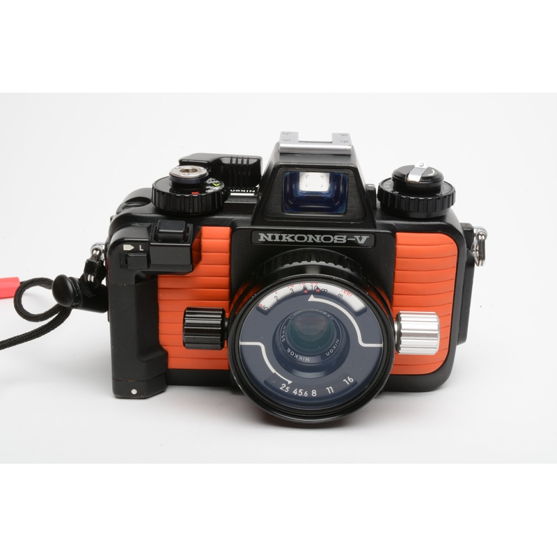 Nikon Nikonos V Orange 35mm Underwater w/35mm f2.8 lens, manual, strap, nice