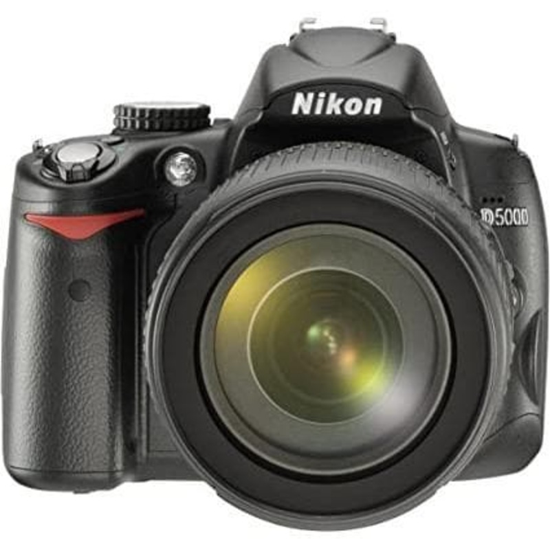 D5000 Reflex – Black + Nikkor AF-S DX ED GII 18-55mm f/3.5-5.6 f/3.5-5.6