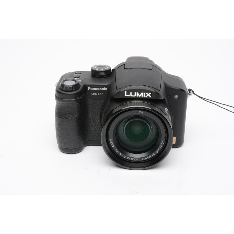 Panasonic Lumix DMC-FZ7 6MP Digital Point&Shoot w/Case, 2GB SD, hood++