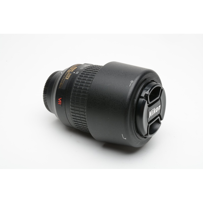 Nikon AF-S Nikkor 55-200mm f4-5.6G EF VR, very clean, hood+caps