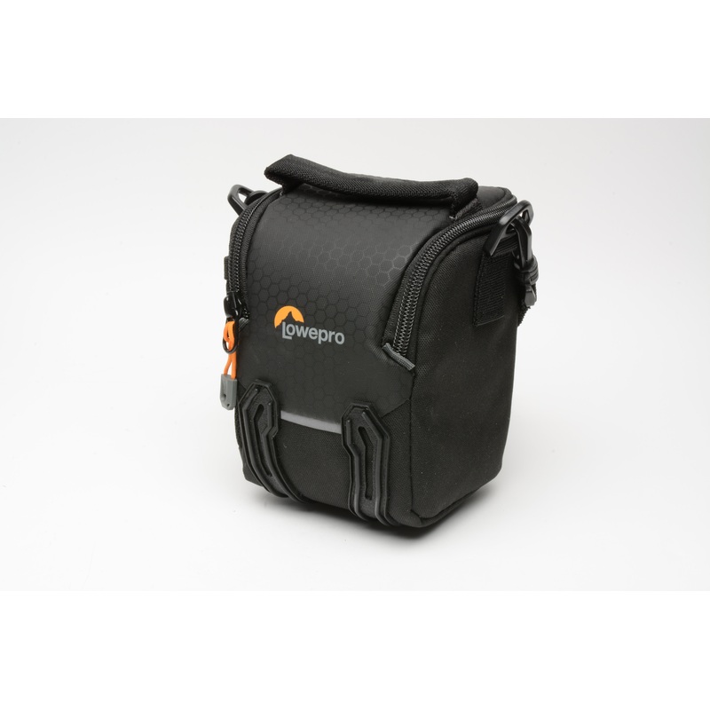 Lowepro Adventura Go SH 115 Camera Case Bag – Black, Clean w/Strap
