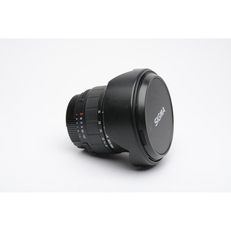 Sigma 18-35mm f3.5-4.5D zoom lens, Nikon AF, Hood, caps, Nice