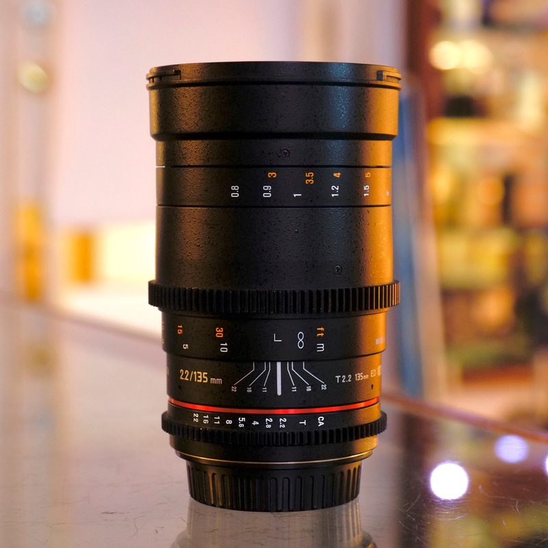 Rokinon Cine DS 135mm T2.2 ED UMC for Canon EF