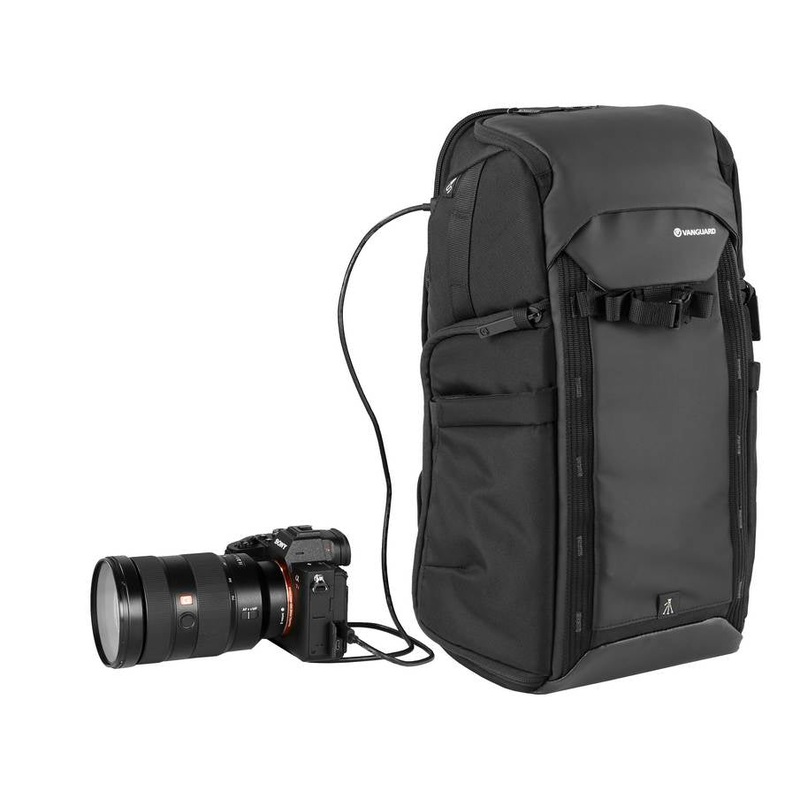 *Vanguard VEO adaptor S41 BK Backpack with USB Port – Side Access