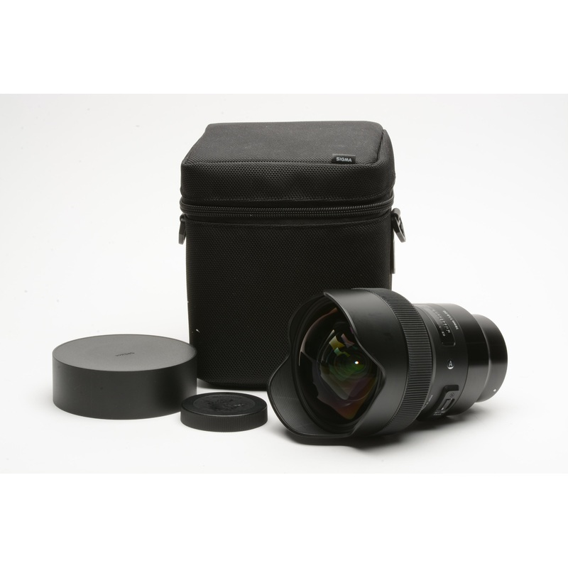 Sigma 14mm F1.8 DG Art Wide Lens for Sony E-Mount, very clean and sharp, case + caps