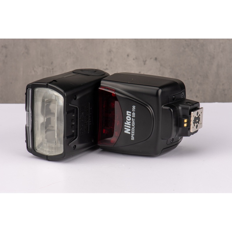 Used Nikon Speedlight SB-700 Flash
