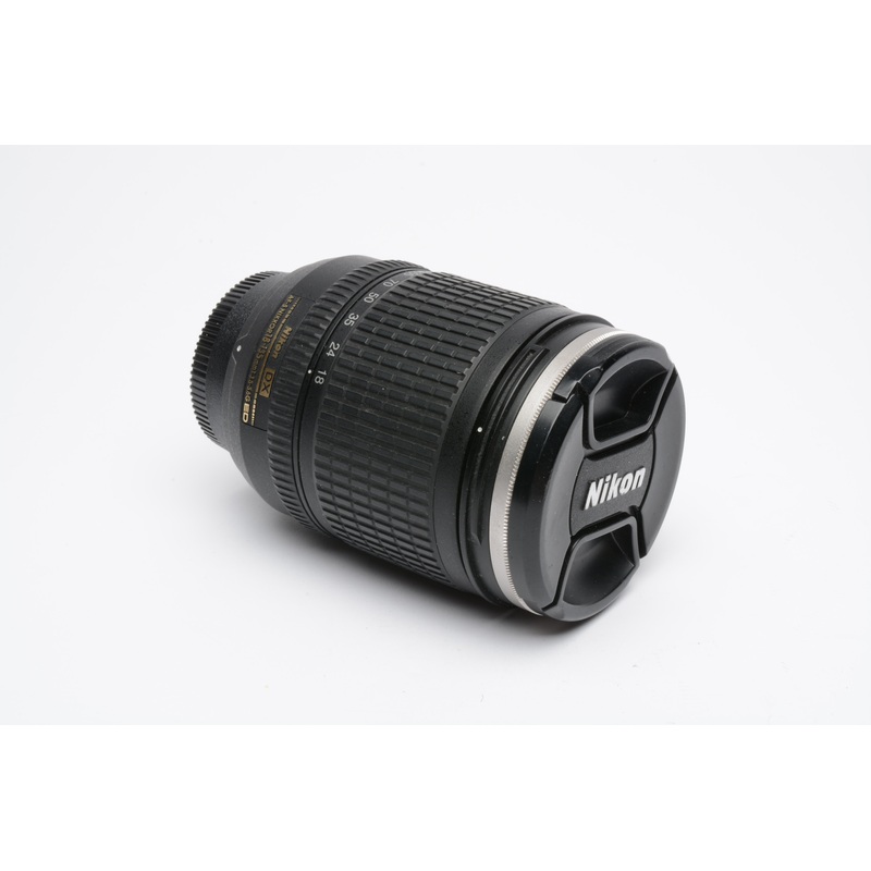 Nikon AF-S Nikkor 18-135mm f3.5-5.6G ED zoom lens, caps + UV, Nice