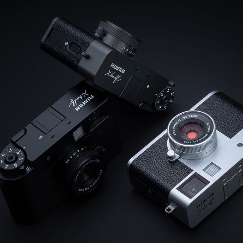 (Pre Order Now)FUJIFILM X Half Digital Camera Black