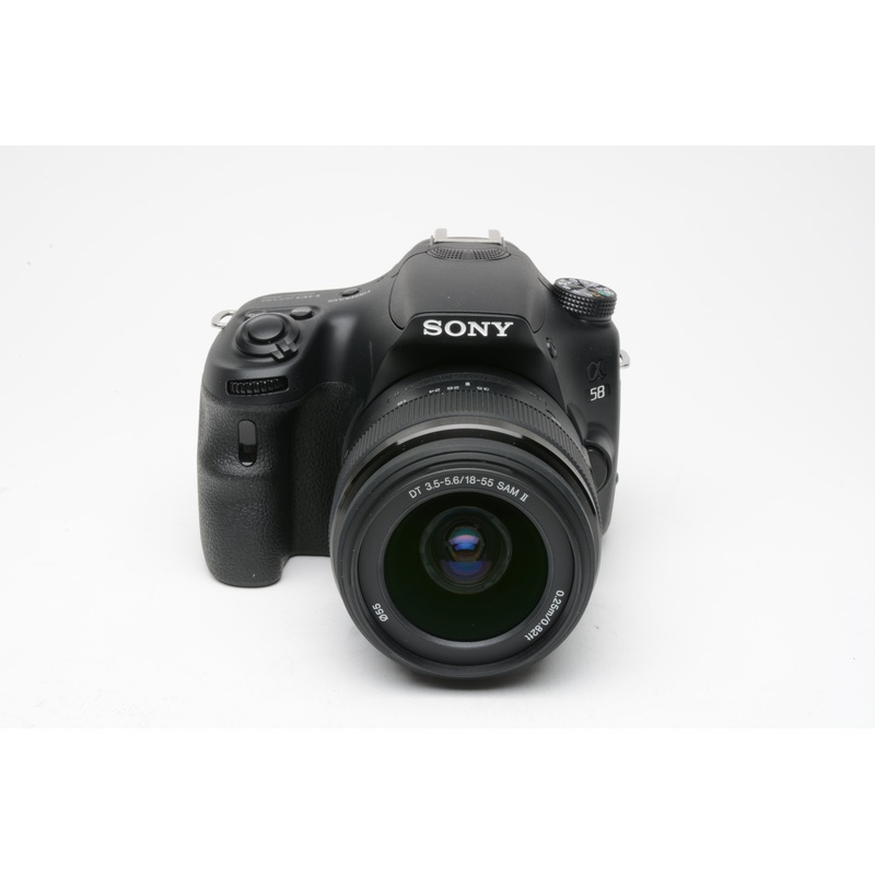 Sony A58 DSLR w/18-55mm f3.5-5.6 SAM II lens, batt+charger ONLY 8 Acts!