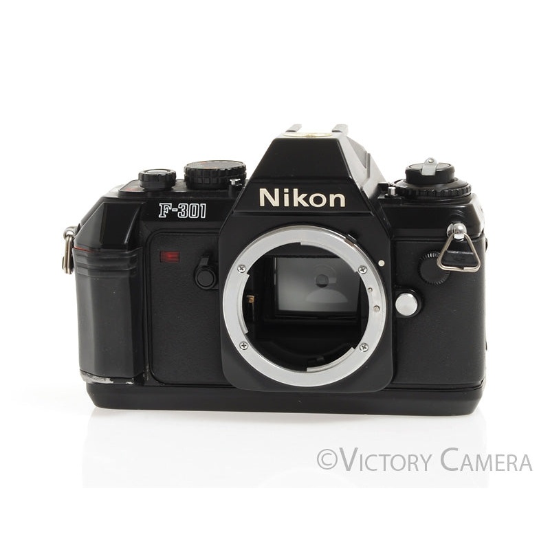 Nikon F-301 (N2000) 35mm Film Camera Body [EXC]