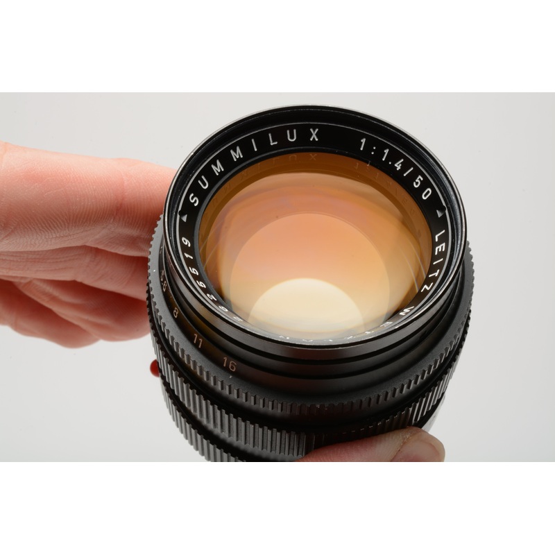 Leica Summilux-M 50mm f1.4 (black-UFR), Very clean and sharp glass! Nice