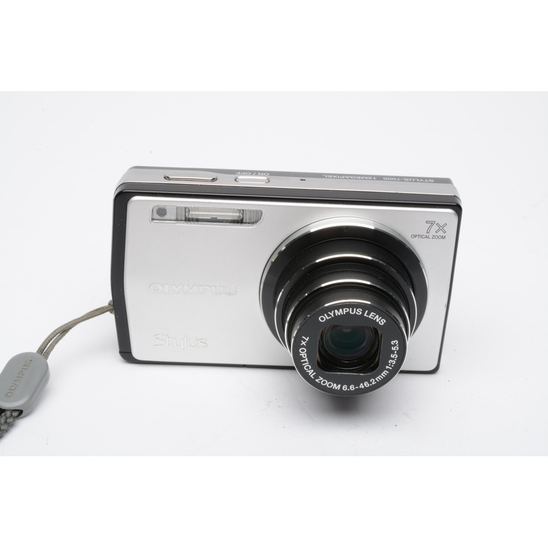 Olympus Stylus 7000 12MP Digital Point&Shoot camera, 2GB XD card, case, tested, nice!