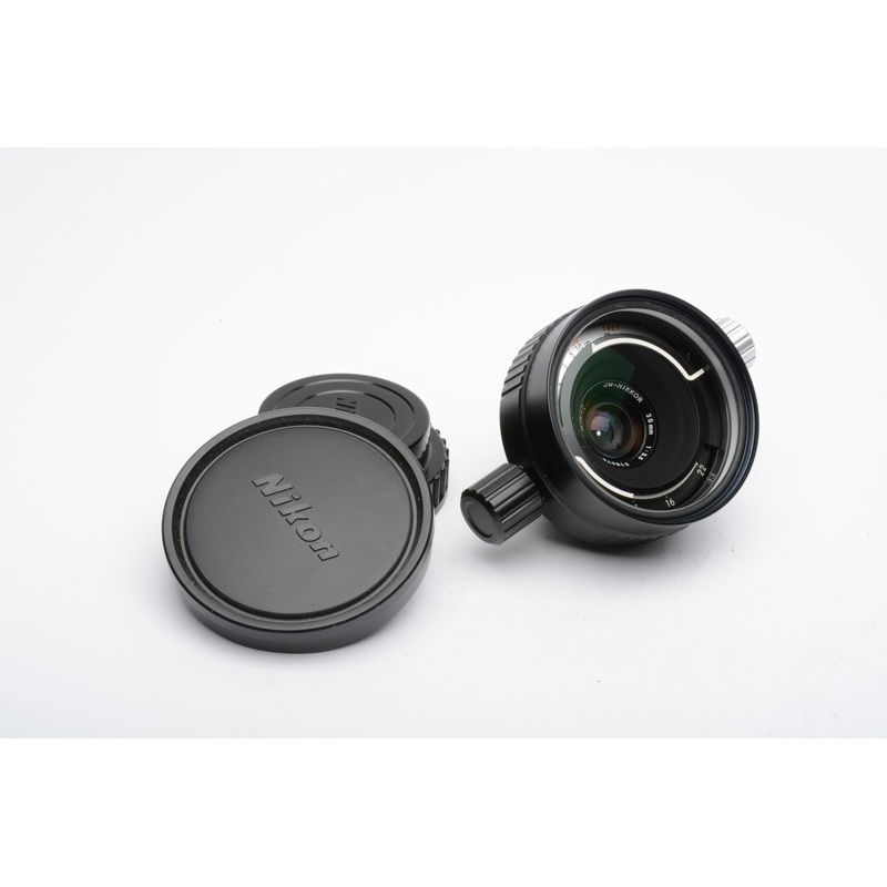 Nikon UW Nikkor Nikonos 28mm f3.5 lens w/Caps