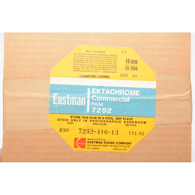 Kodak 7252 Ektachrome Commercial 16mm 400″ film (3200K)