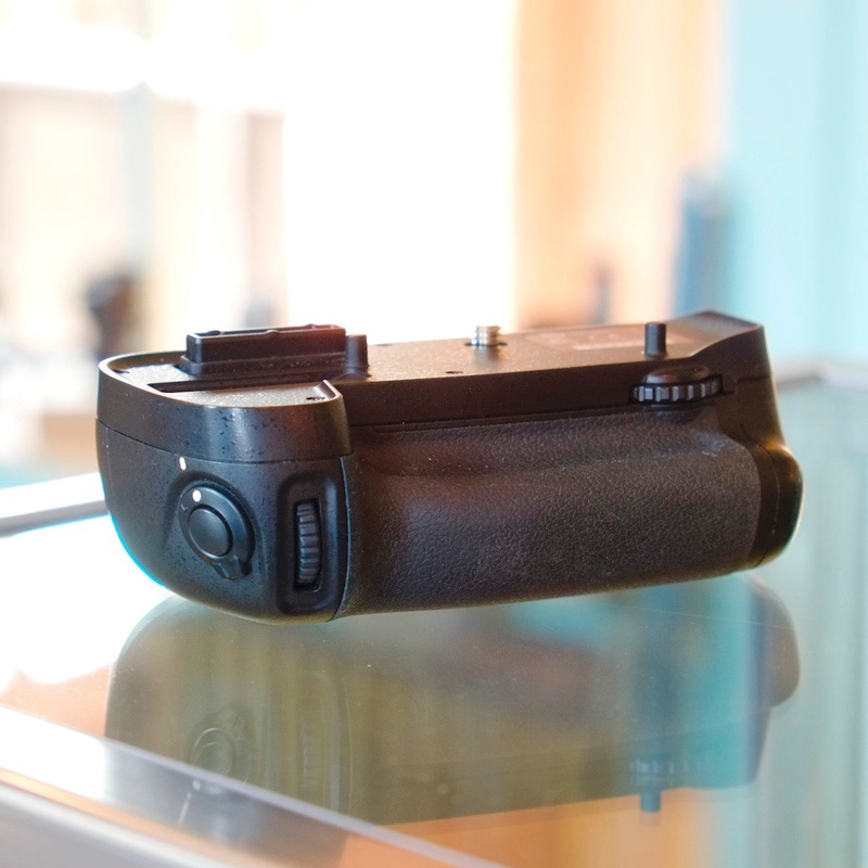 Nikon MB-D15