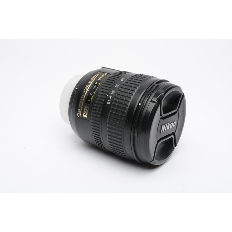 Nikon AF-S Nikkor 18-70mm 1:3.5-4.5 G ED DX IF w/caps, Nice