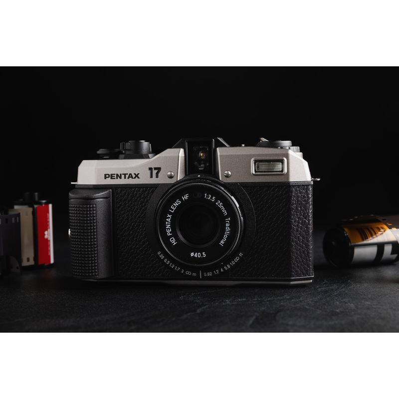 Pentax 17 35mm Half Frame Film Camera + Pack of 5x Portra 400 Rolls + 1 VCH T-shirt