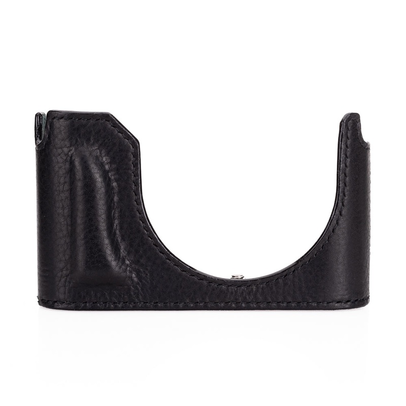 Arte di Mano Leica Q3 Half Case (Type 1-SD, Screw Secured) – Rally Black with Black Stitching