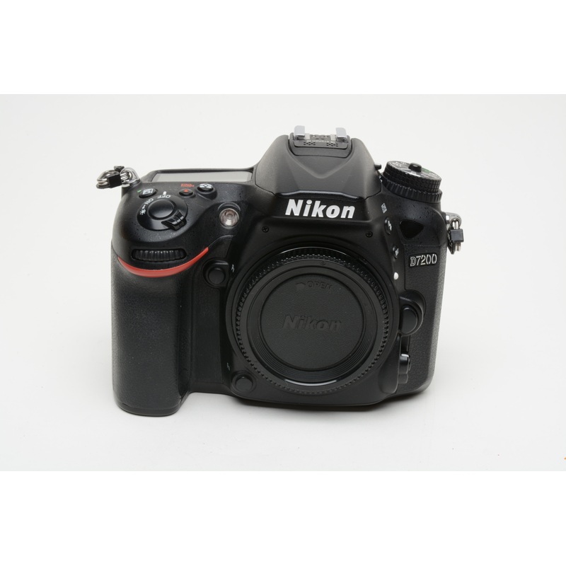 Nikon USA D7200 DSLR Body, 2batts+charger+Nice strap, Only 34,403 Acts!