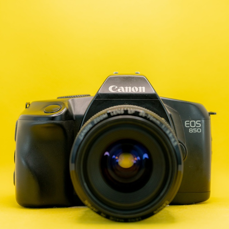 Canon EOS 850 + 35-70 F3.5 – 5.6 – Analog 35mm Reflex SLR Vintage Camera EXCELLENT
