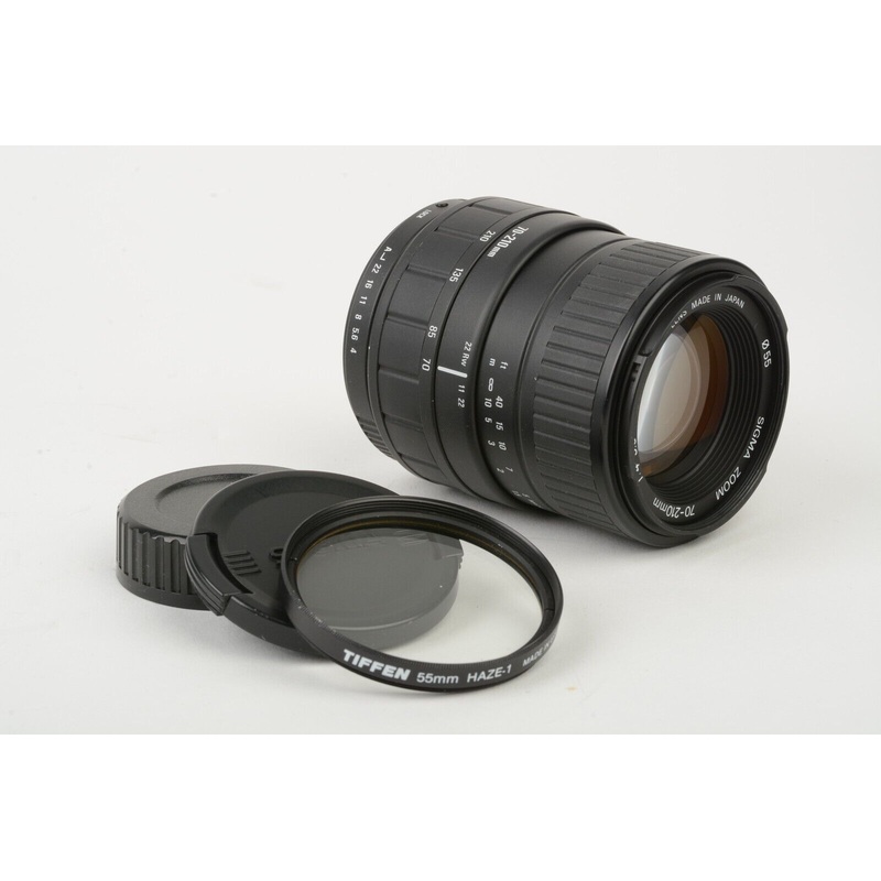 Sigma 70-210mm F4-5.6 UC II Zoom Lens for Sony A Mount / Maxxum, caps + UV