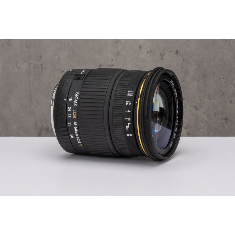 Canon EF fit Sigma 18-50mm f/2.8 EX DC