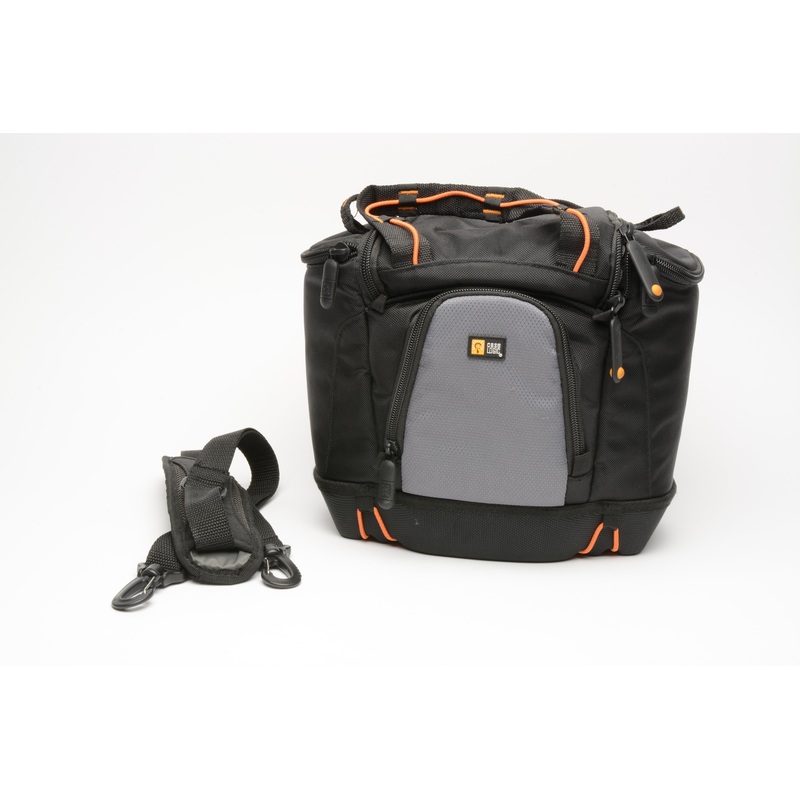 Case Logic SLRC2 Camera Case – padded, slotted, clean