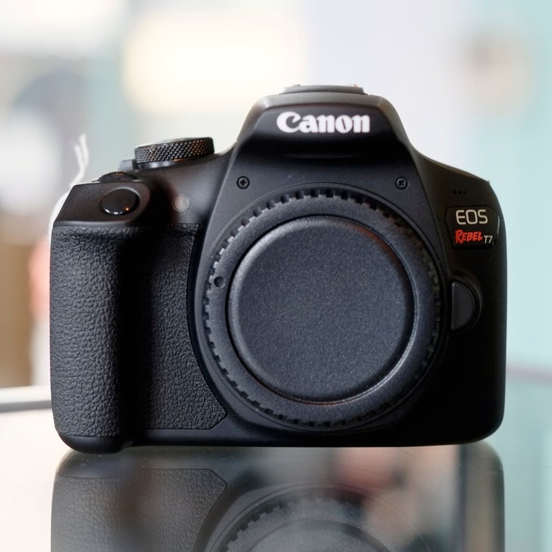 Canon EOS Rebel T7