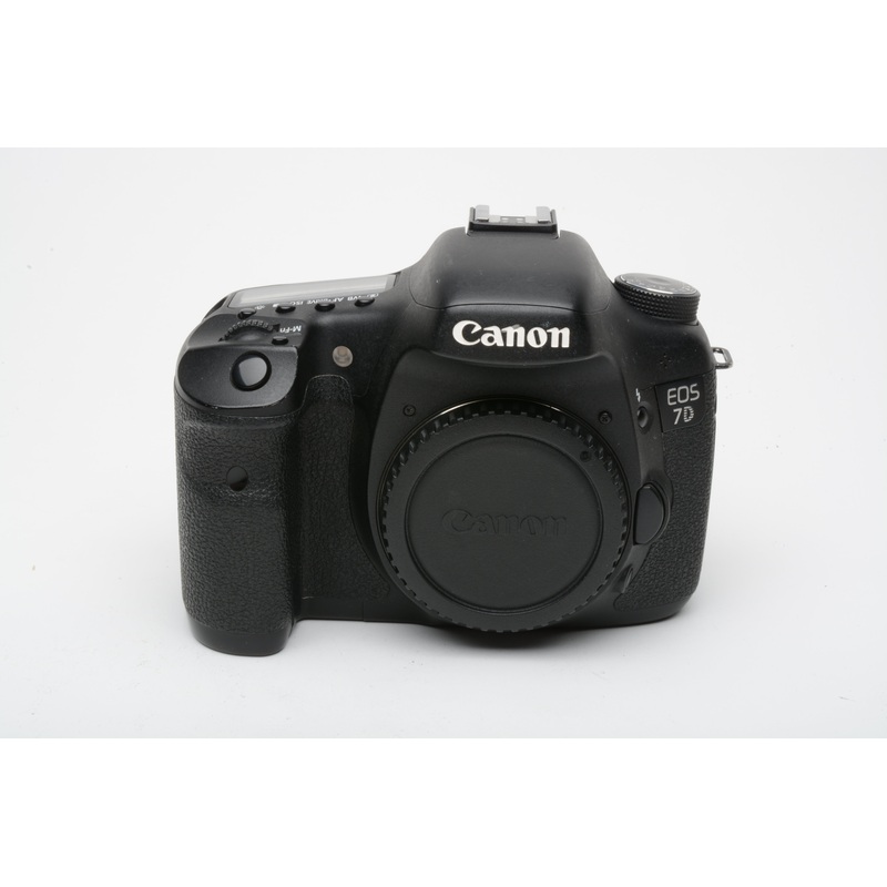 Canon EOS 7D 18MP DSLR body, 2batts, charger, strap, CF card, 96K Acts, Great working