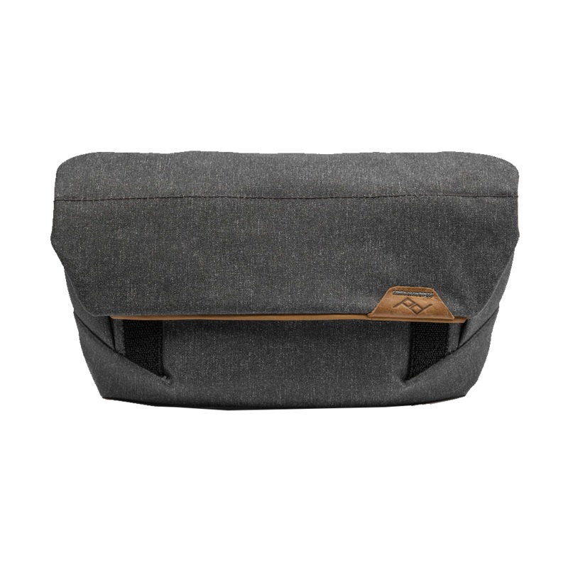 Peak Design Field Pouch v2 (Charcoal, PFAS-Free)